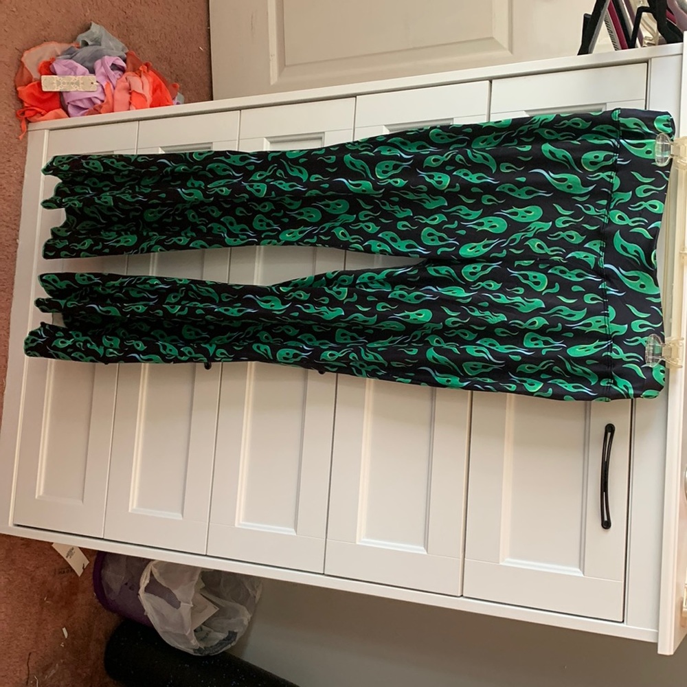 Wide leg pants